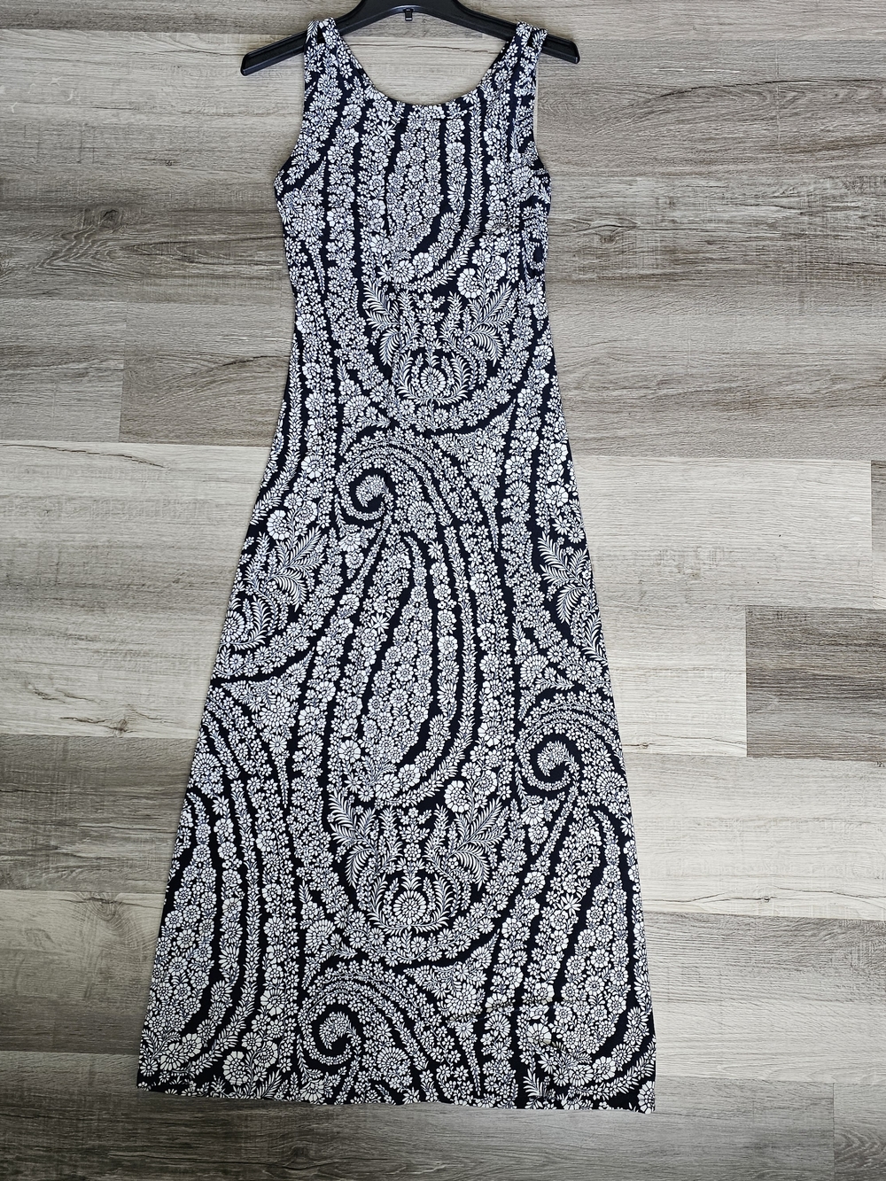 Brand New with Tags (NWT) Tommy Hilfiger Paisley Cross-Back Maxi Dress - Picture 4 of 16